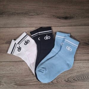 Alo Throwback socks 3 pairs brand new